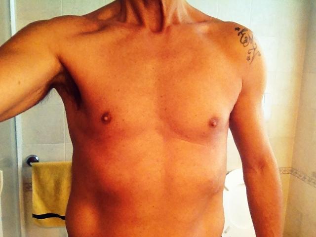 Red Sikes, uomo cerca donne o coppie per incontri di sesso in Umbria, foto