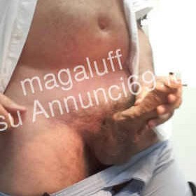 magaluff, uomo cerca donne o coppie per incontri di sesso in Napoli, foto