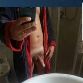 Tuttodentro, uomo cerca donne o coppie per incontri di sesso in Caserta, foto