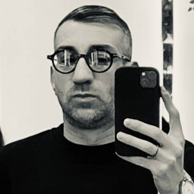 macchinicola, uomo cerca donne o coppie per incontri di sesso in Bari, foto