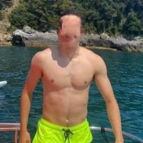 ghostxxx, uomo cerca donne o coppie per incontri di sesso in Bergamo, foto