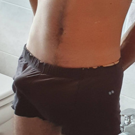 nozpic, uomo cerca donne o coppie per incontri di sesso in Bergamo, foto
