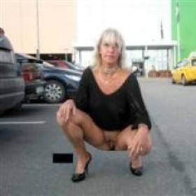 DomnikaSevilla, donna cerca donne, uomo o coppie per incontri di sesso in Bari, foto