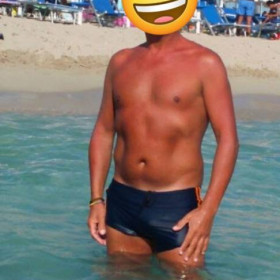 disponibile22, uomo cerca donne o coppie per incontri di sesso in Bari, foto