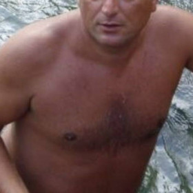 ldifiume, uomo cerca donne o coppie per incontri di sesso in Bari, foto