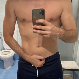 Francesco1, uomo cerca donne o coppie per incontri di sesso in Bari, foto