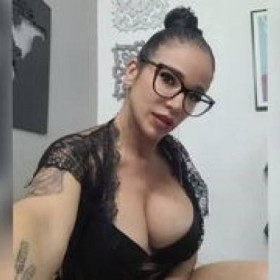 Sntnz, donna cerca donne, uomo o coppie per incontri di sesso in Milano, foto