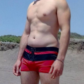 Nixx, uomo cerca donne o coppie per incontri di sesso in Roma, foto