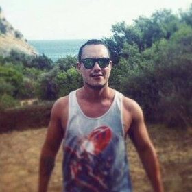 Xxxvin, uomo cerca donne o coppie per incontri di sesso in Como, foto