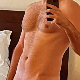 JA990, uomo cerca donne o coppie per incontri di sesso in Bari, foto