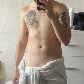 Ryosuke6699, uomo cerca donne o coppie per incontri di sesso in Reggio Emilia, foto