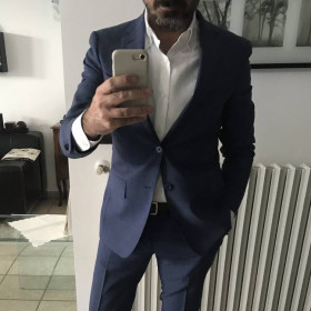 Annoiato, uomo cerca donne o coppie per incontri di sesso in Milano, foto