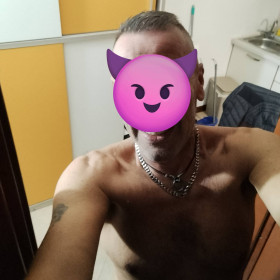 Fra67, uomo cerca donne o coppie per incontri di sesso in Roma, foto